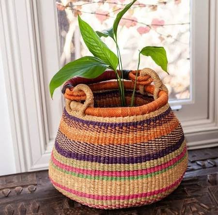 Baskets displayed with felwera